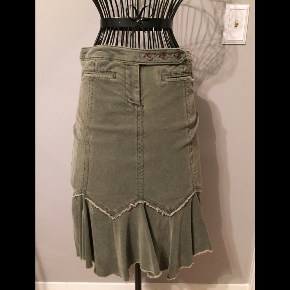 Ladies skirt